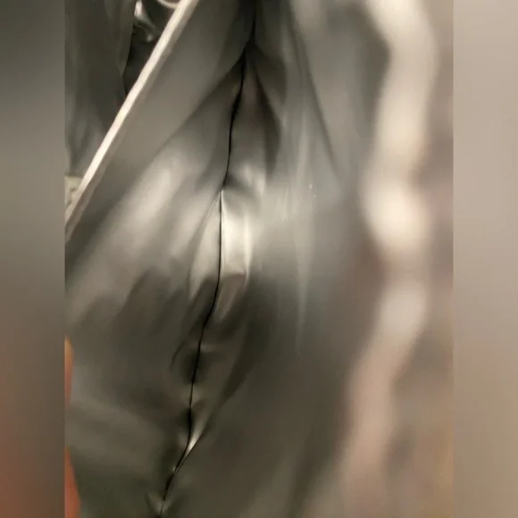 Like New Talbots Metallic Quilted Crossbody Bag silver - Picture 10 of 10